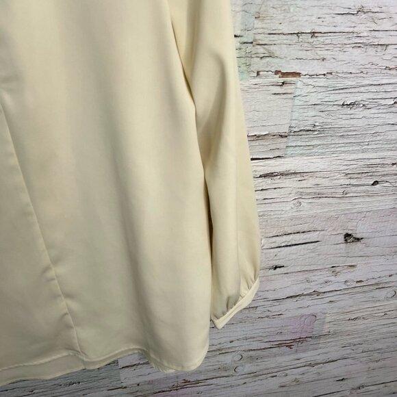 Blaque Label cream blouse top  - SIZE LARGE - Picture 3 of 9